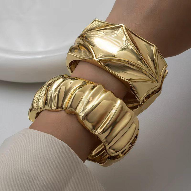 Wave Cold Wind Stacked Bracelet Exaggerated Simple Design Bracelet Light Luxury High-End Jewelry Women