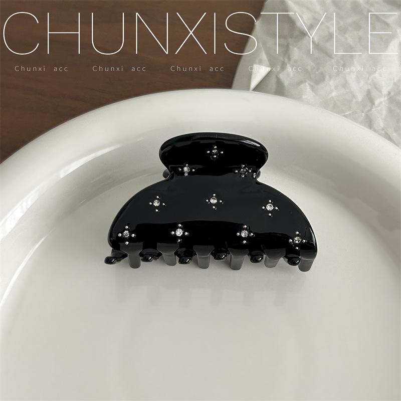 Share Beauty Acetat Süßigkeiten Haarspange: Eleganter, mit Diamanten besetzter, kompakter Haarklammer, perfekt, um Ihrer Frisur eine frische Note zu verleihen.