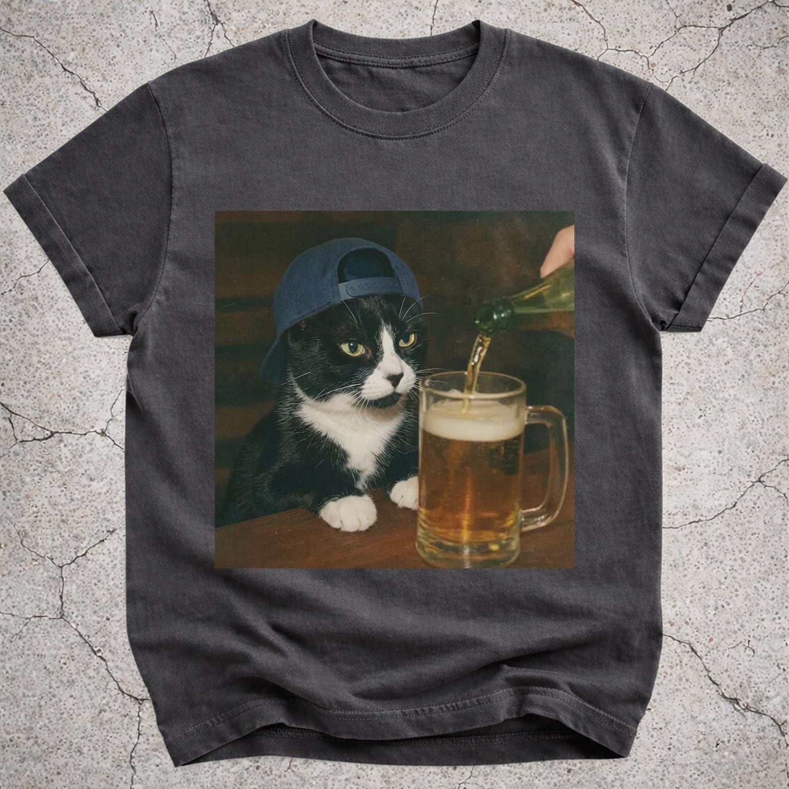 Tuxedo Cat Drinking Beer Shirt, Funny Cat Beer Meme Tee, Cat Dad Mom Gift, Beer Lover Vintage Graphic T-Shirt 2XL