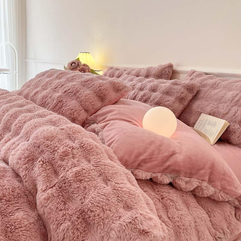 Class A Rabbit Hair Velvet Winter 4-Piece Bedding Set - Thickened Warm Coral Velvet Flannel.