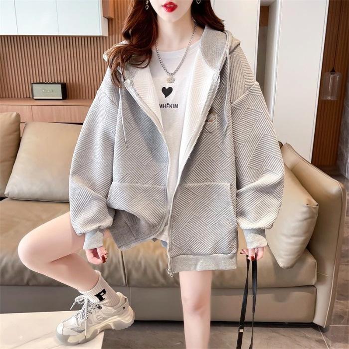 

Spot popular beautiful coat sweater women s new look good embroidered bear cardigan trendy top 2154 2XL сірий колір