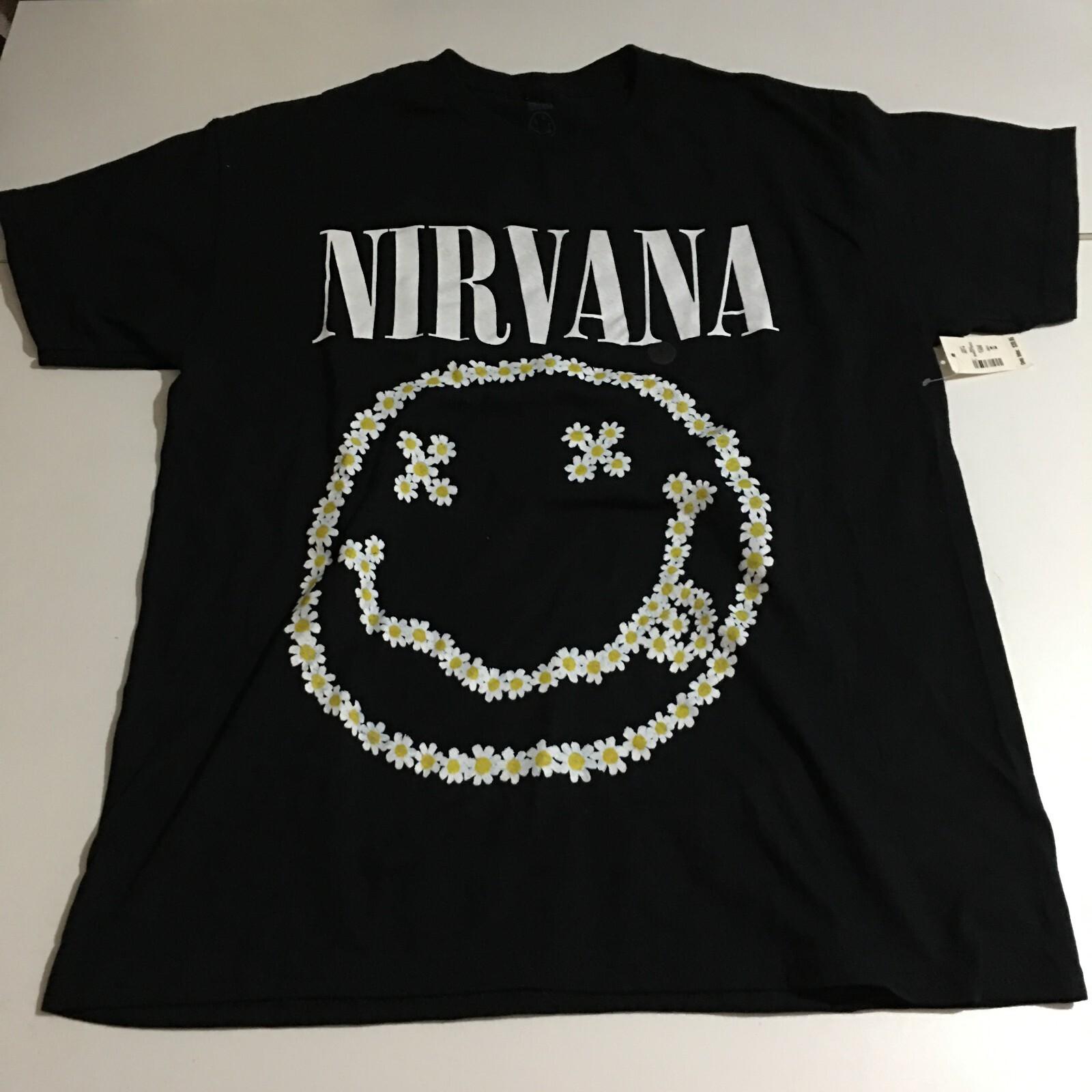 26 Nirvana Daisy Chain Happy Face Logo Black T-shirt Medium NWT $39.95 Unisex T-Shirt M