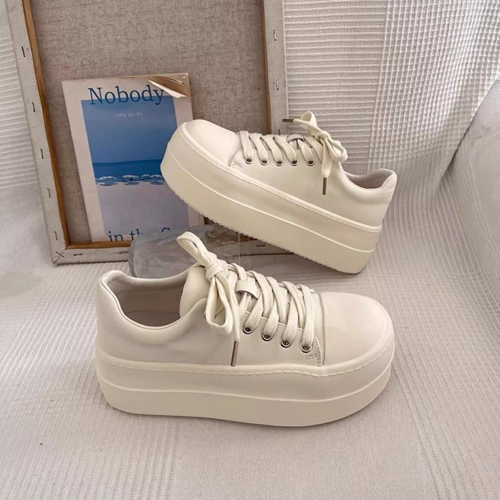 Korean version 2025 new fashion commuter retro high-value platform white shoes versatile light casual sports shoes