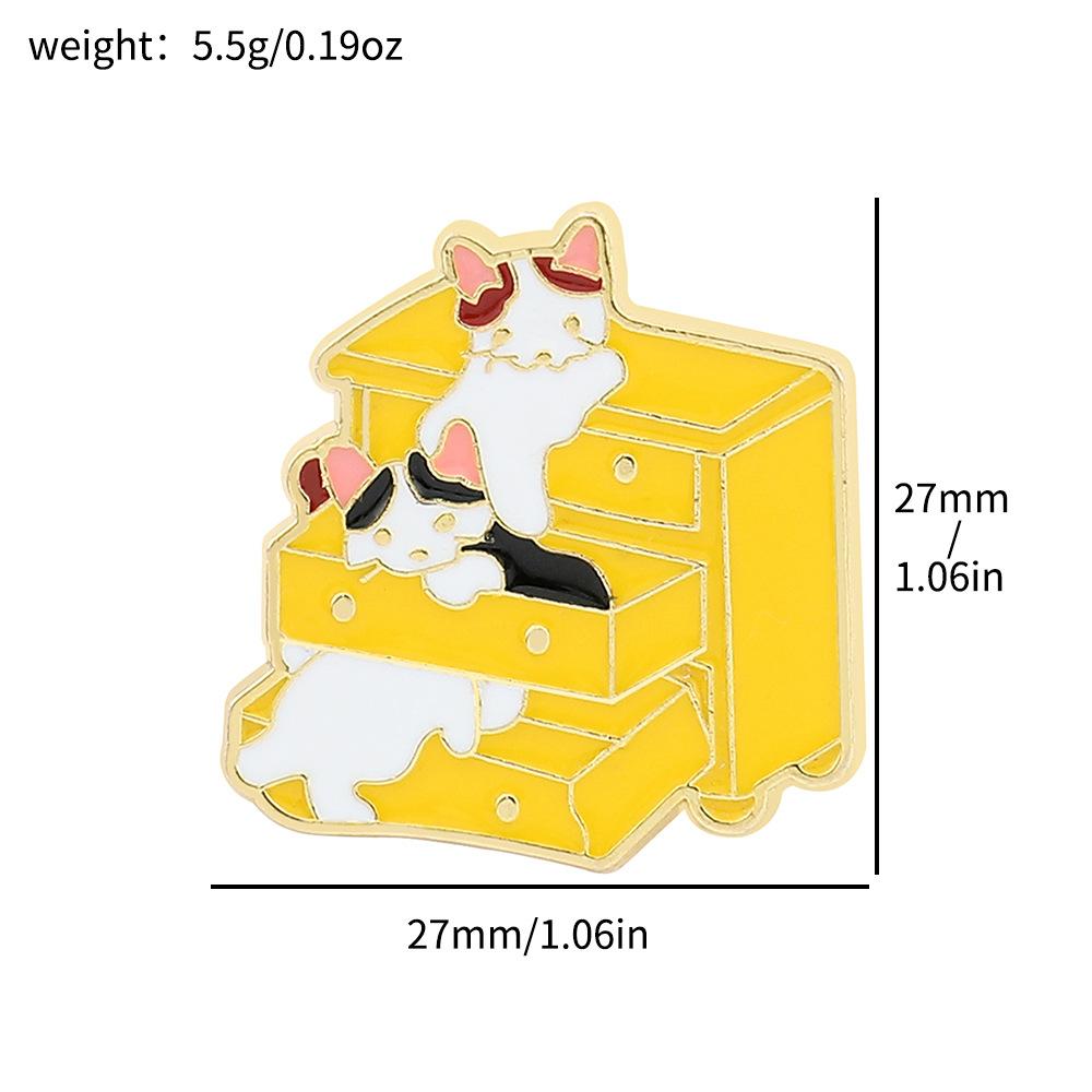 Personalized cat brooch kitten drinking water play metal badge alloy dripping oil clothes bag