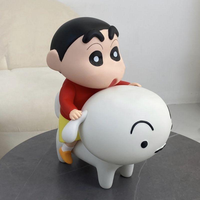 

Crayon Shin-chan Riding Shiro Figurine - Cute Cartoon Desktop Ornament Gift for Men