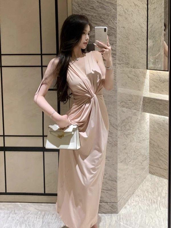 French celebrity temperament kink V-neck sleeveless dress 2026 summer new waist slim hip wrap dress S