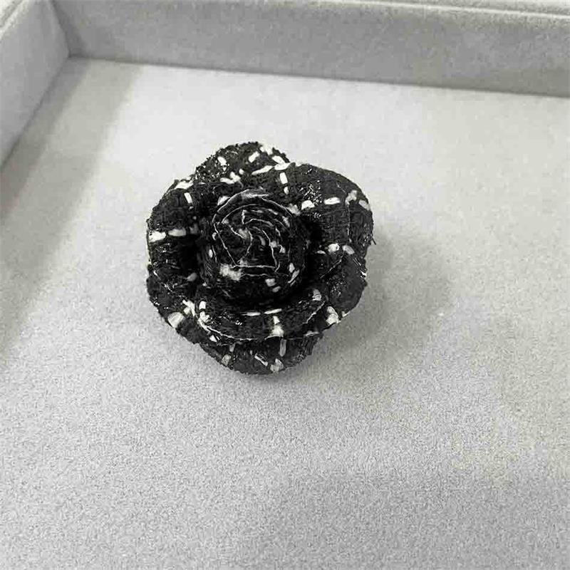 Camellia Houndstooth Brooch All-Season Fabric Mourning Funeral Corsage Pin High-End Elegant Clothes Bag Scarf Accessories Brooch