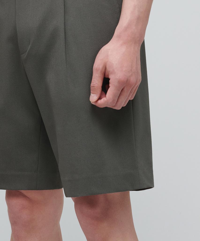 Musinsa Standard Lightweight Hidden Banding Half Slacks [Light Khaki]