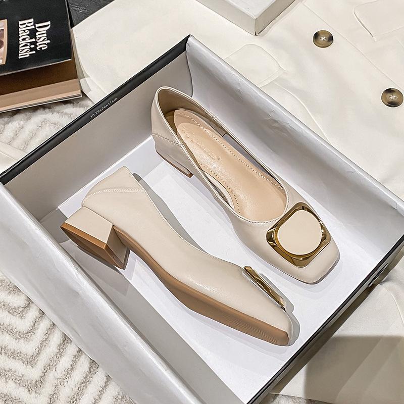 Soft leather grandma shoes women's thick heel 2025 spring new fairy style gentle middle heel single shoes large size women's shoes 34-41