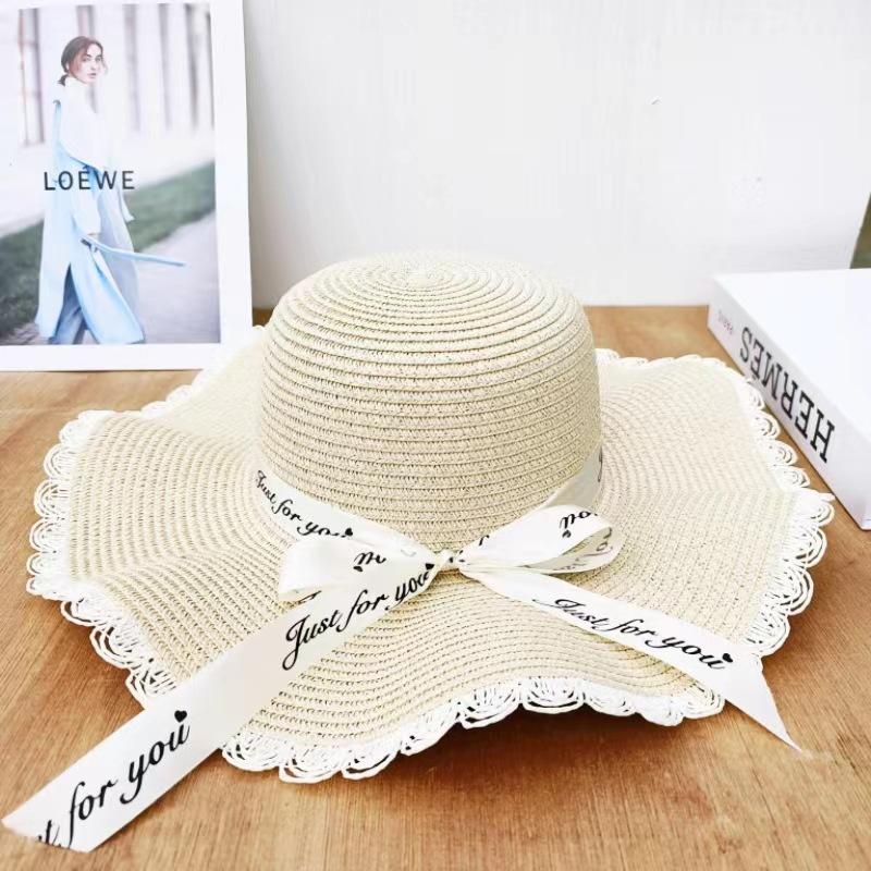 Women Lace Edge Wide Brim Straw Sun Hat Letter Print Ribbon Bow Decor Foldable Beach Hat Lightweight Breathable UV Protection Summer Cap