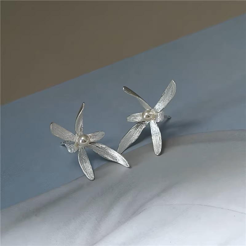 Exquisite Gardenia Flower Stud Earrings for Women - Fashionable, Stylish, and Unique Creative Accessories