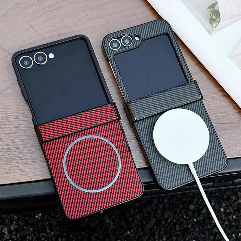 Carbon Fiber Grain with Bottom Bracket Built-in Thin Magnetic Case For Samsung Z Flip 7 Flip7 Galaxy Z Flip 6 5 Protect Cover