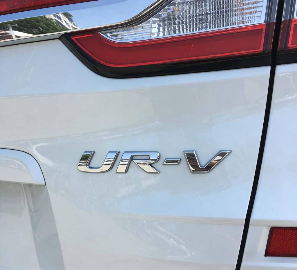 QLN2 ABS Car Side Stickers Rear Trunk Letters 3D Emblem Badge for Honda UR-V Logo Decals Auto Modification Styling Decoration