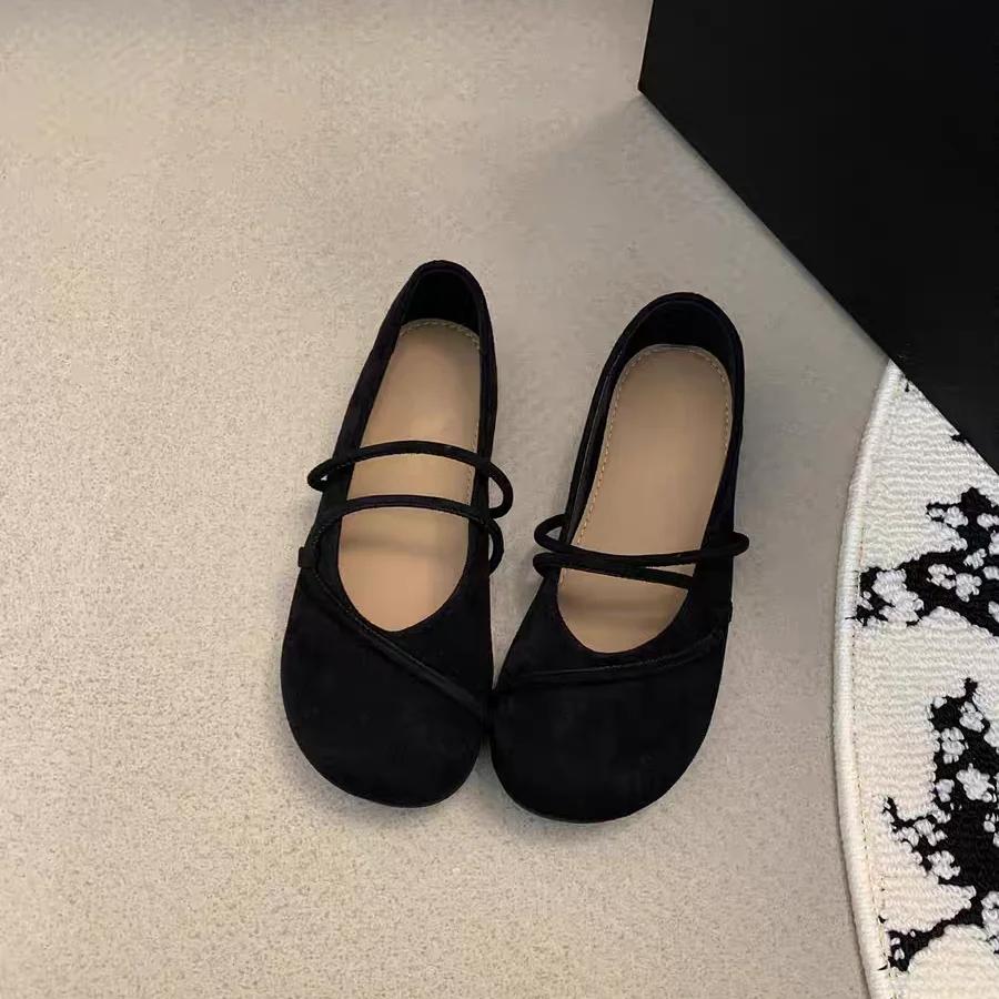 

Модная обувь для женщин Черный круглый носок Красные женские балетки Обувь Низкая цена 39 Повседневная Дешевая Ликвидация Y2k 2025 Лето Нескользящая Стильная На 35