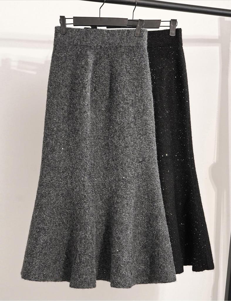 Elegant Blue High-Waisted Mermaid Skirt – No-Pill, Hip-Hugging Design with Stylish Zipper