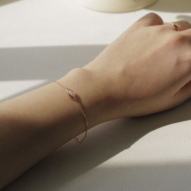 

sonryu 14k seed opal bracelet yellow gold