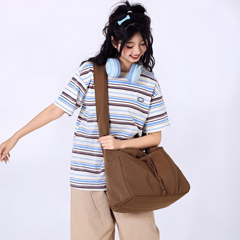 Large Capacity Women's Shoulder Bag Commuter Sports Tote Bag