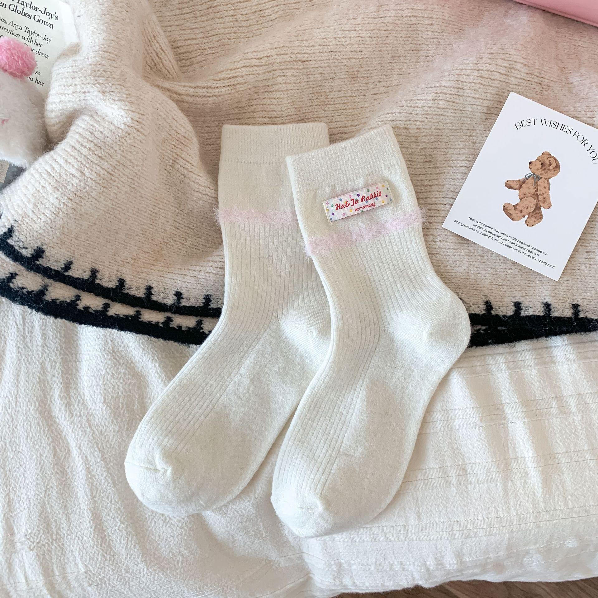 

Женские осенне-зимние утолщенные теплые носки средней длины из нежной шерсти 1 pair белый