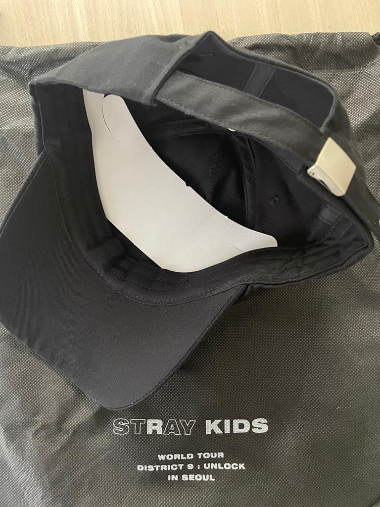 [USED] STRAY KIDS WORLD TOUR Cap