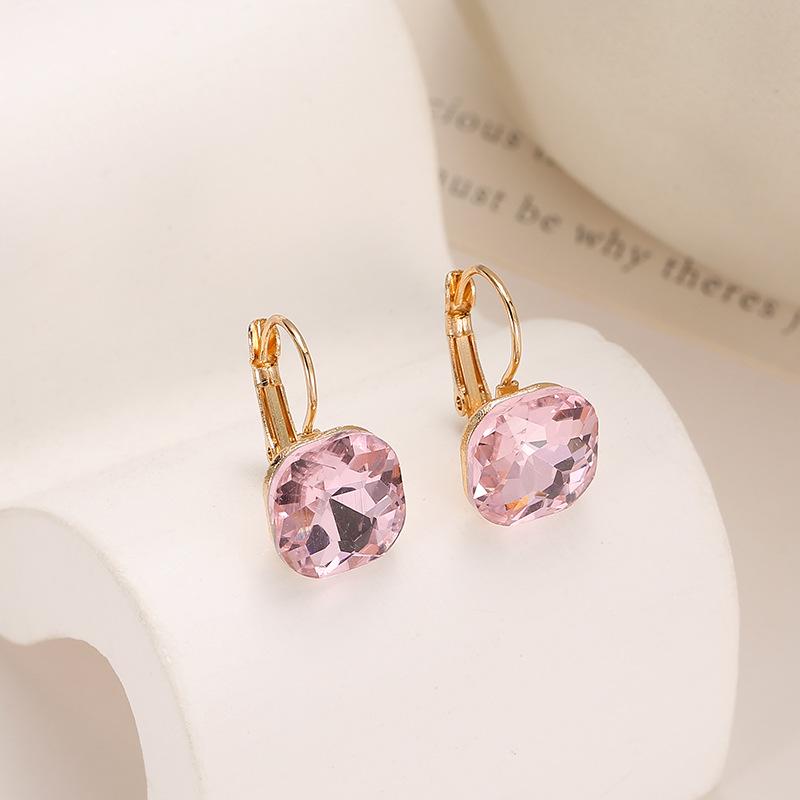 Elegant Square Crystal Stud Earrings with Zircon Ear Cuffs: A Simple Yet Luxurious Style