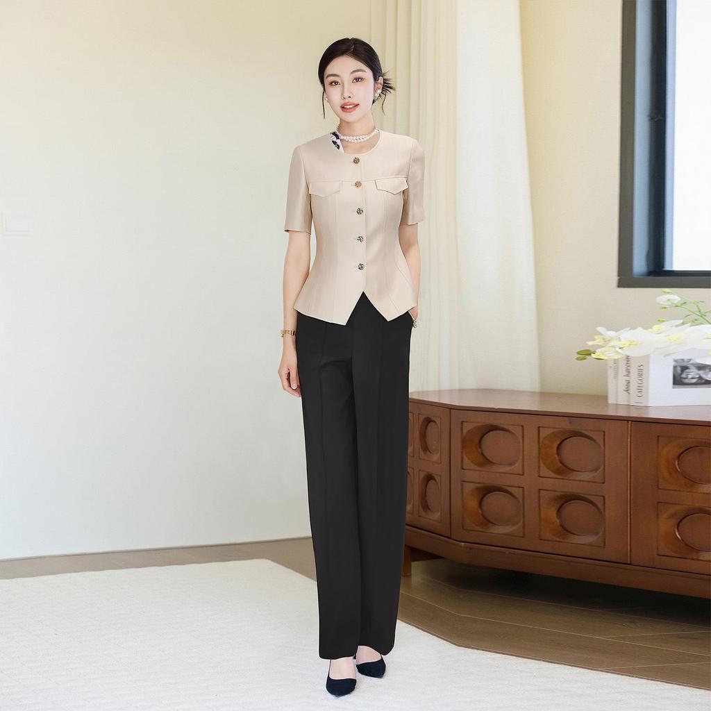 Elegant Women's Summer Suit Set: Chic, Slimming Design for Front Desk Salon Professionals