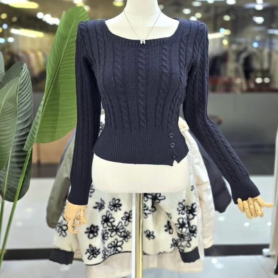 Button Decorated Cable Knit Square Neck Knit Top (C26B7FKT011)