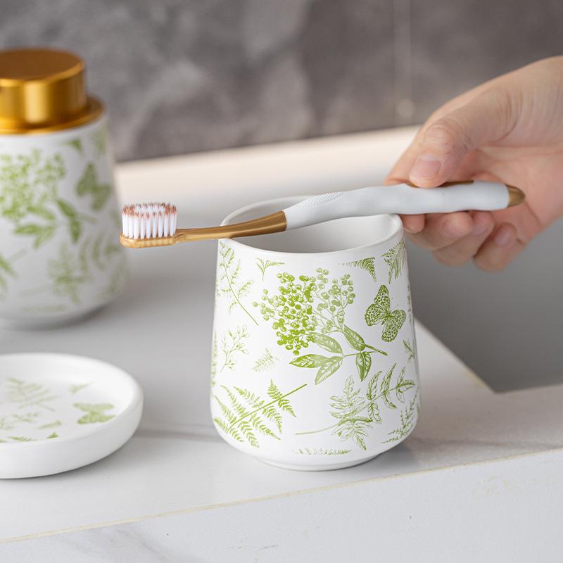 320ml Ceramic Lotion Bottle Green Leaf Wash Set Simple Shampoo Makeup Remover Water Storage Bottle Toothbrush Holder Soap Dish