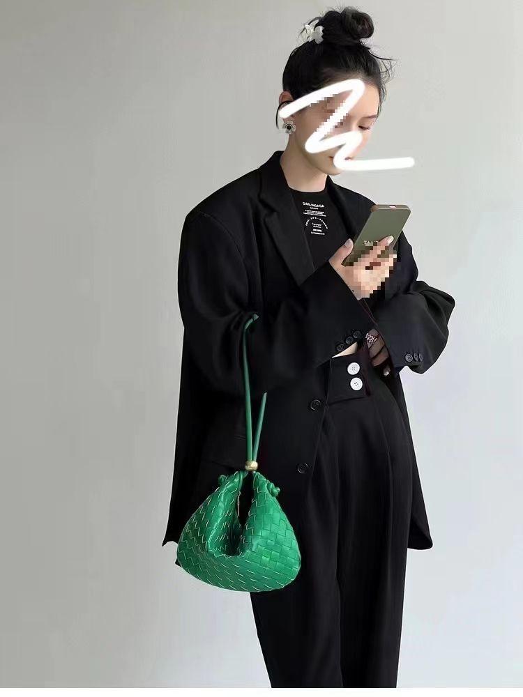 2025 Sommer Französische Luxus gewebte Leder Halbmond Schultertasche - Vielseitige Damenhandtasche