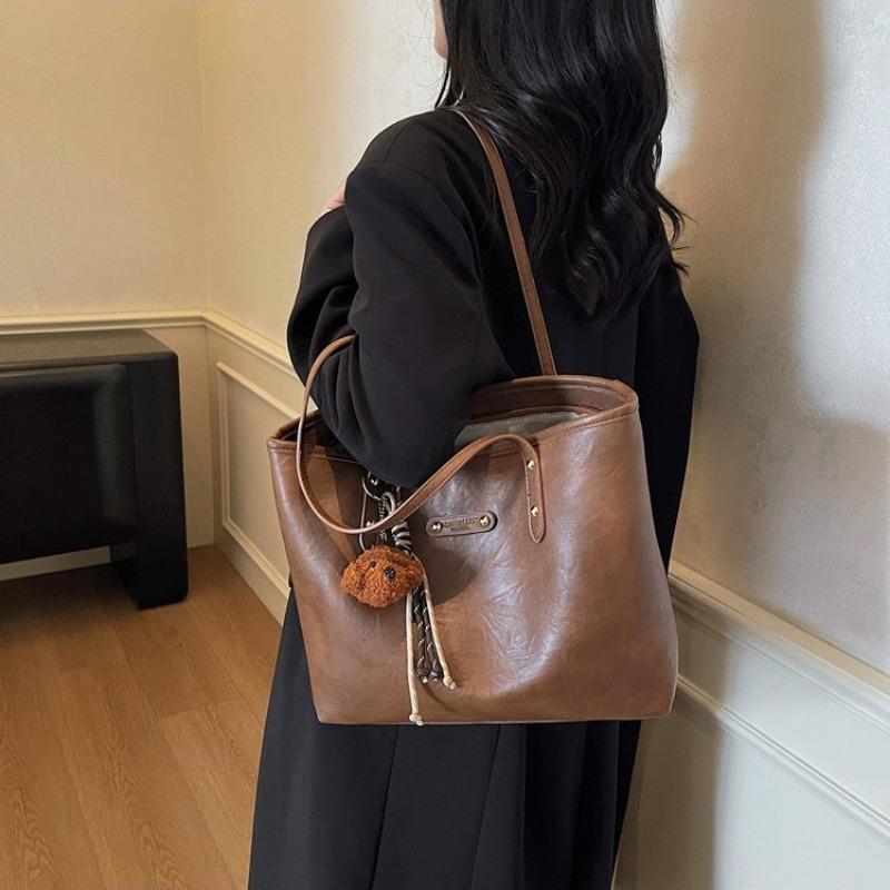 Large Capacity Bag Women's Retro Versatile New Casual Simple Shoulder Bag Student Commuter Tote Bag