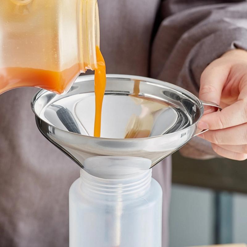 Metal Pouring Tool with Filter Insert for Bottles and Jars, Kitchen Filling Aid for Oil, Sauce, and Juice for Daily Use