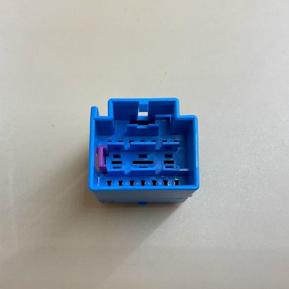 Original Car Connector Wiring Harness Plug, 17-Pin, Model 4F0972575D.