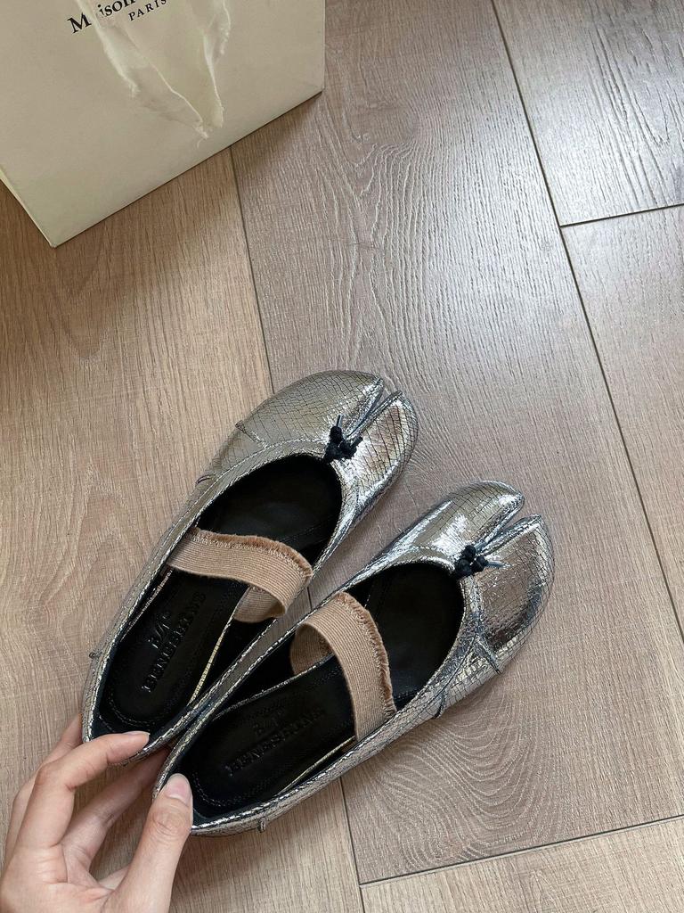 Upgraded version~ 2024 silver pig's trotters split-toed shoes women's summer flat-bottomed bag head half slippers wear soft-soled women's cool slippe