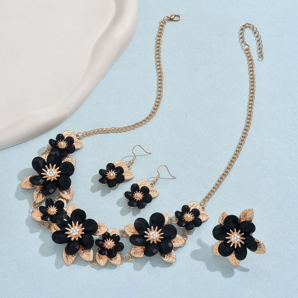 Rhinestone Necklace Earring Ring Set Exquisite Clavicle Chain  Jewelry Accessories