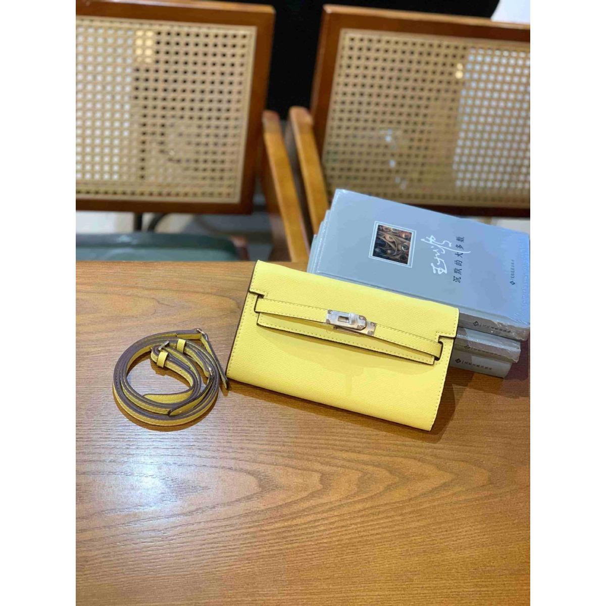 

2026 Новая Модная Сумка Премиальное Качество Простая Сумка Через Плечо Маленькая Квадратная Сумка В Руке На Одно Плечо Под Мышку Кошелек Kelli 20CM жёлтый