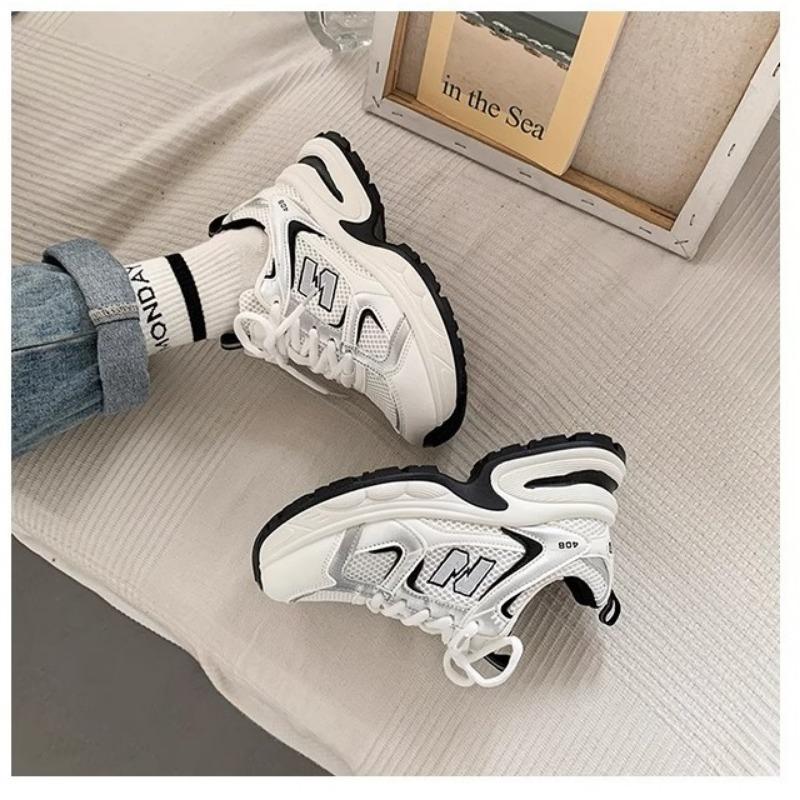 Nye Vår Damesneakers Luksus Designer Mote Fritidssneakers Hvite Pustende Tennissko Lav Topp Vulkaniserte Sko