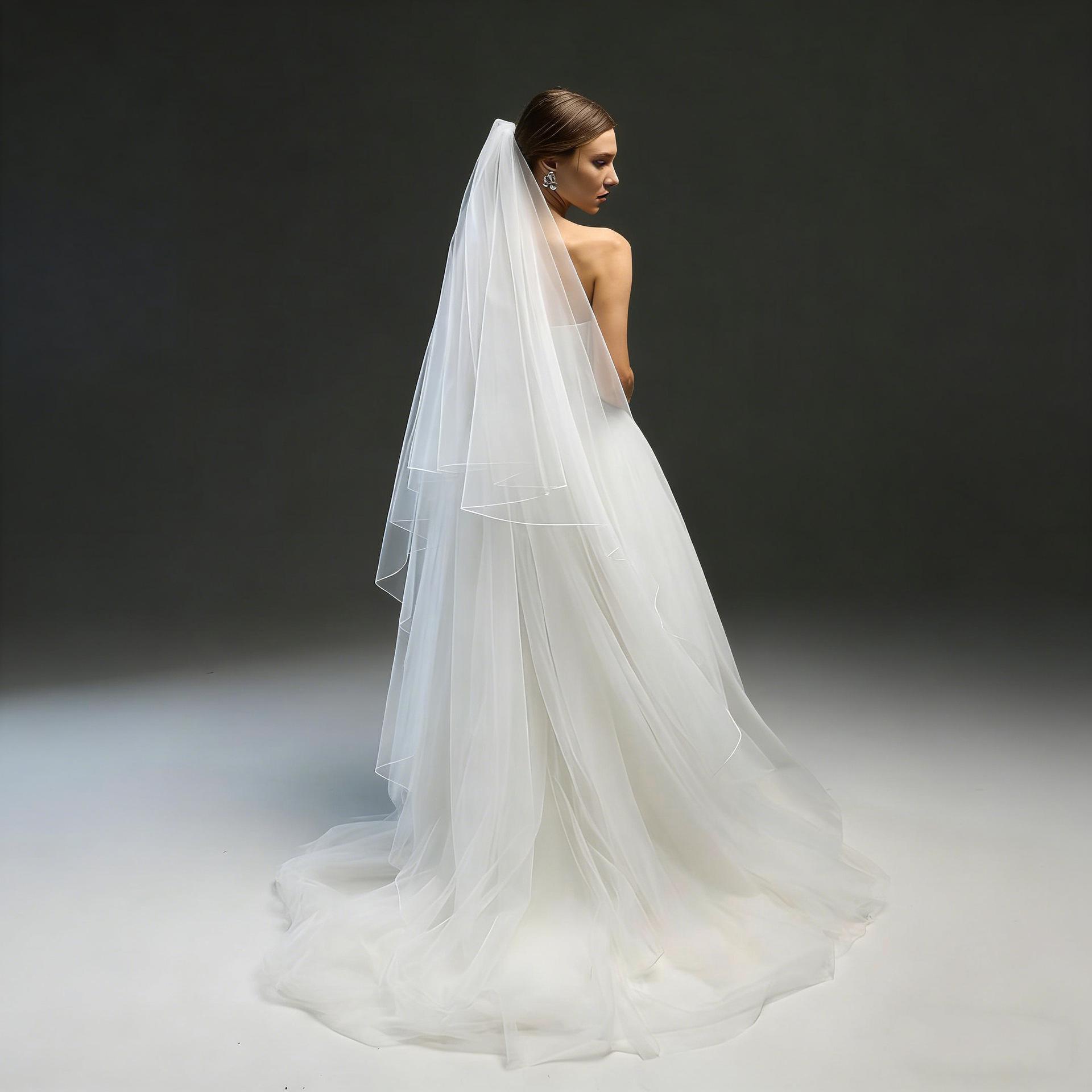 

Floor-Length Double-Layer Mesh Bridal Veil with Comb for Church Wedding Photos 300cm x 300cm + 80cm face cover білий