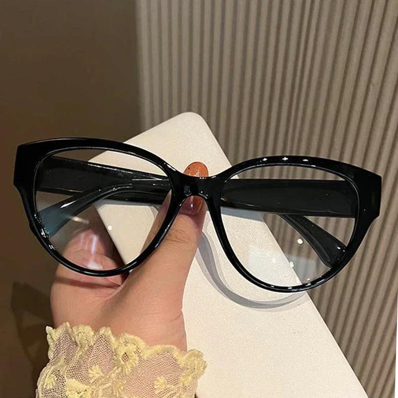 Love Retro Photochromic Myopia Glasses for Women Korean Cat Eye Color Change Eyewear Personalized Anti-Blue Light Glasses