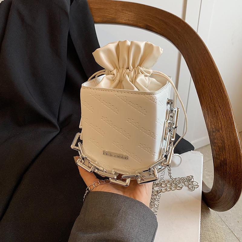 Fashionable Trendy Bucket Shoulder Bag Simple Fashion Crossbody Bag for Women Summer New Style Trendy Simple Small Bag