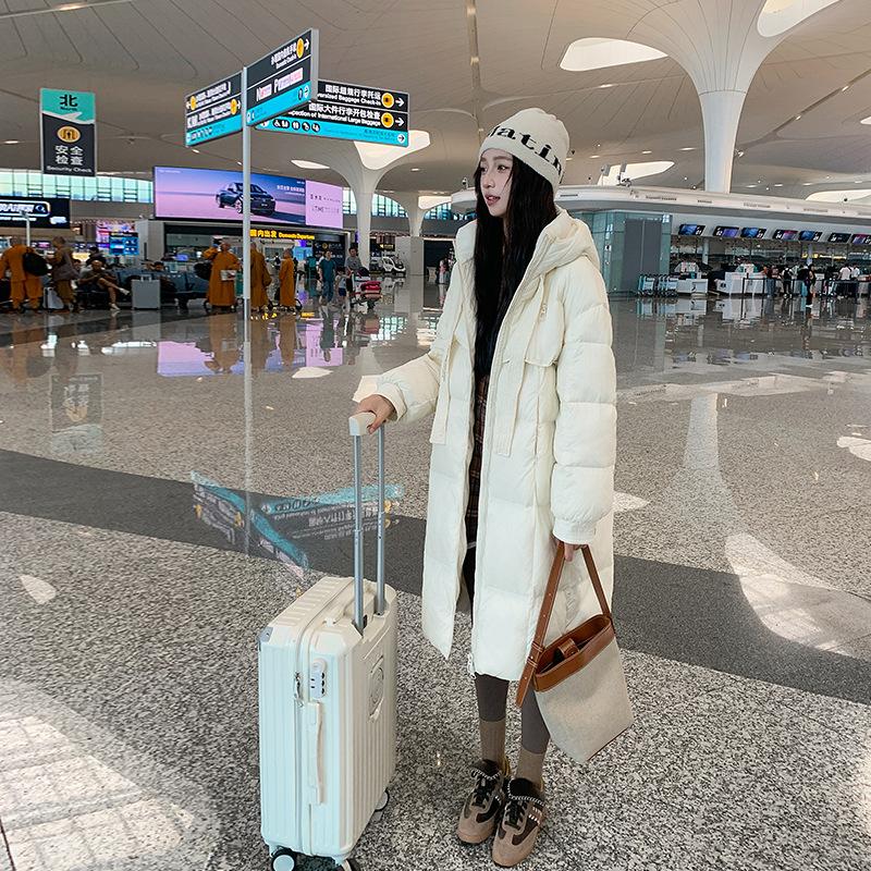 Korean version of the big quilt thickened new loose down padded jacket for the winter of 2025 Women's long over-the-knee cotton jacket