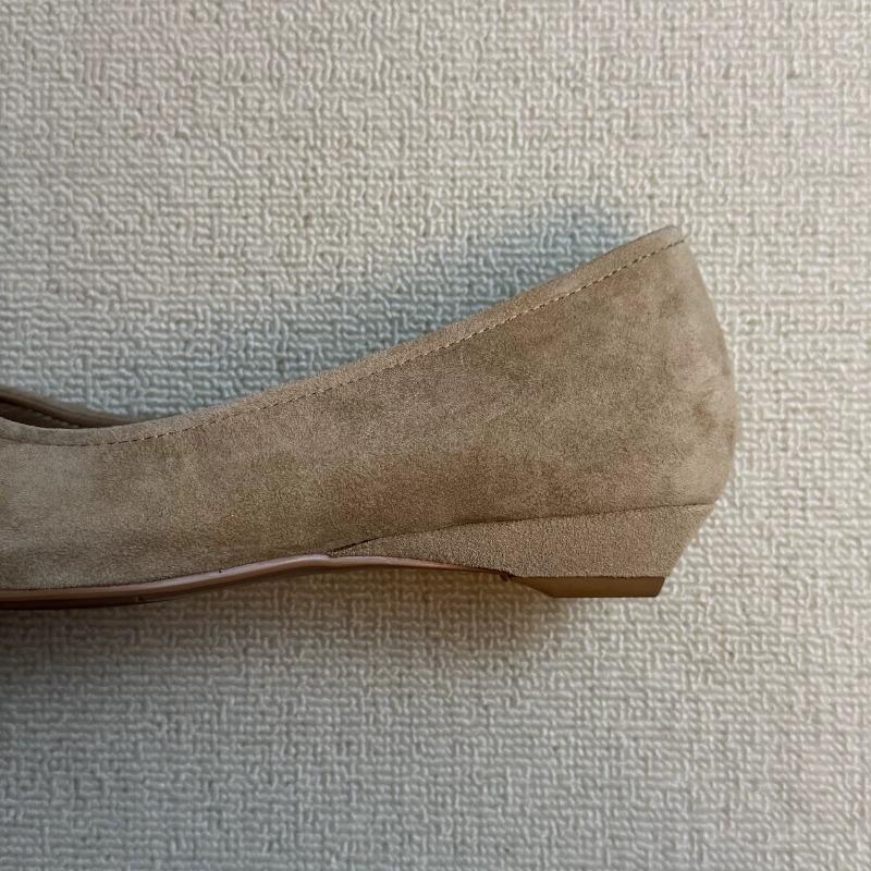 Versión de piel de oveja~ Versión coreana, hebilla de cinturón de gamuza, tacón de cuña, tacón bajo, punta redonda, zapatos de boca poco profunda de un solo color, zapatos de primavera para mujer para ir al trabajo