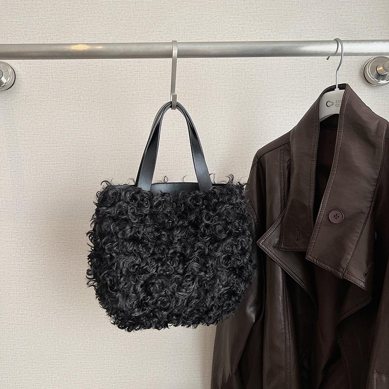 Niche High-end Handbag Small Bag Women's 2025 New Autumn and Winter Plush Bag Fashionable Simple Handbag