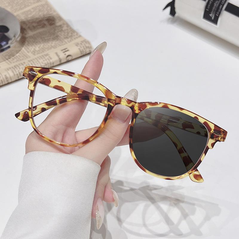 Photochromic Round Eyewear Transparent Computer Glasses Women Men Anti Blue Light Blocking Glasses Optical Spectacle Eyeglass