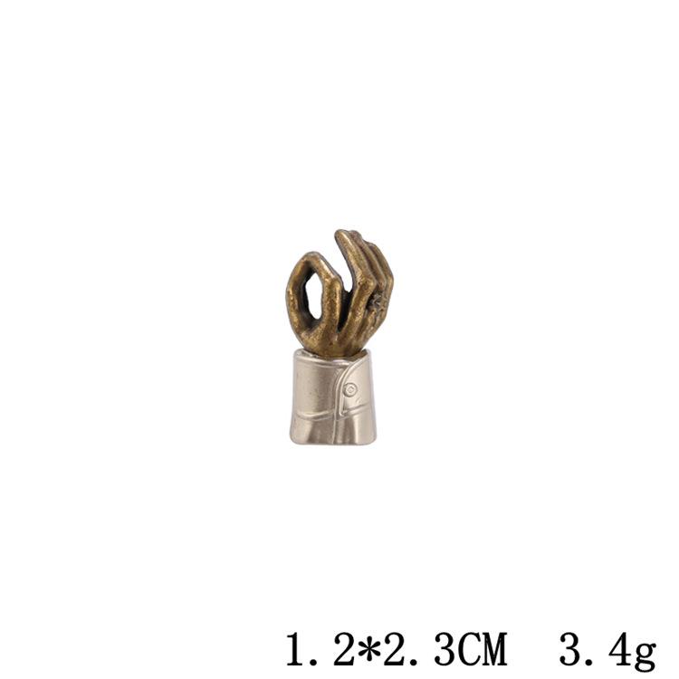 Men's Vintage Relief Brooch Pin – Formal Lapel Decoration for Weddings & Business