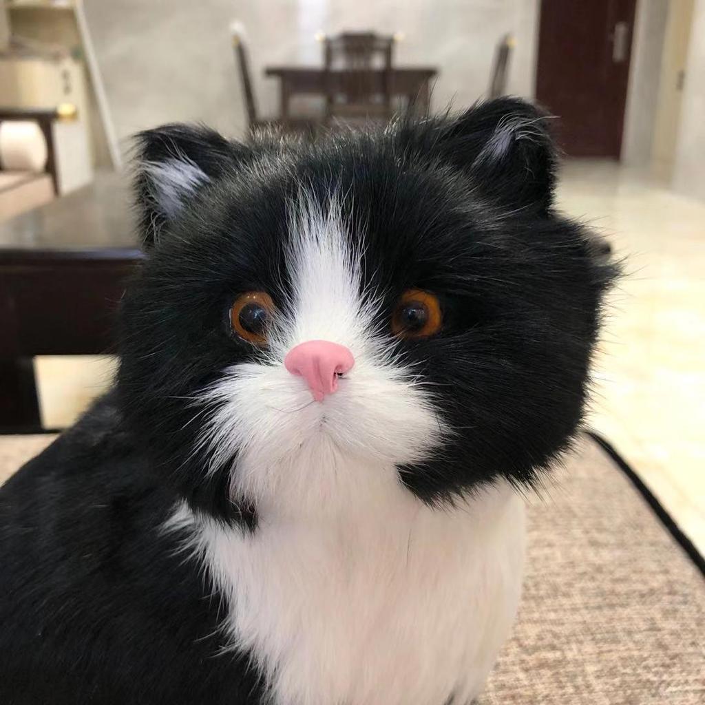 Simulated Kitten Squatting Cat Fur Craft, Zodiac Animal Figurine Toy for Dogs, Cats, and Rabbits.