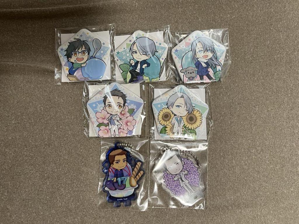 [USED] Yuri!!! On Ice On Flower can badges, acrylic keychains