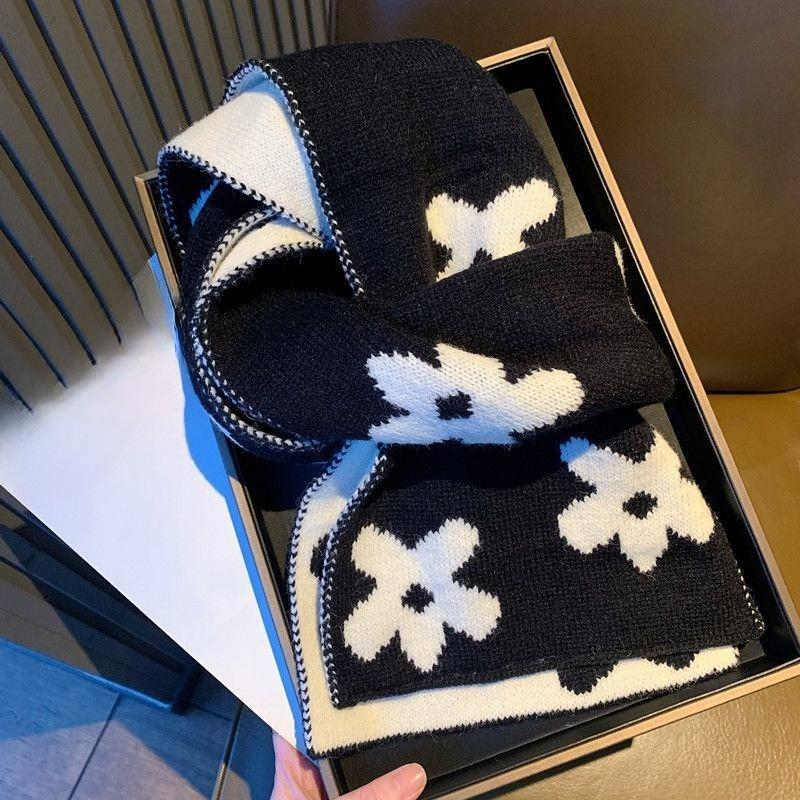 

Fresh Hyuna Small Flower Double Sided Knitted Scarf for Women Winter Korean Version Versatile Ins Student Warm Woolen Scarf 32*175cm