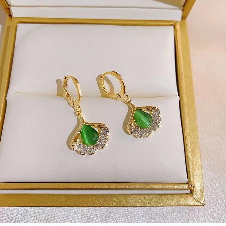 Summer Green Flower Fashionable and Elegant Earrings Temperament Versatile Sweet Stud Earrings Atmospheric Fresh Earrings