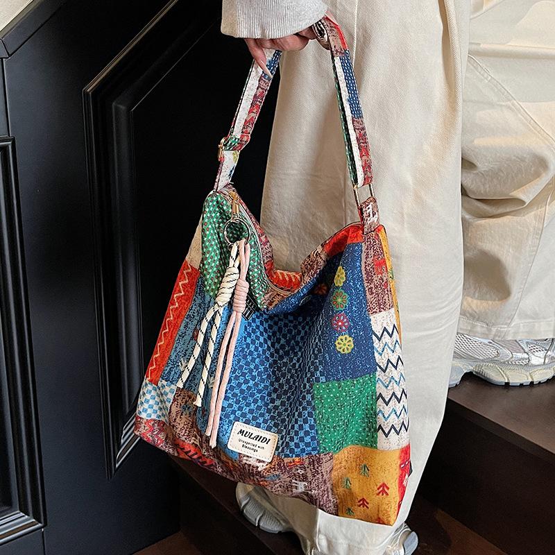 Neue ethnische Patchwork-Tote-Bag mit großem Fassungsvermögen, literarischer und lässiger Stil, leicht und vielseitig, lässige Umhängetasche für Damen