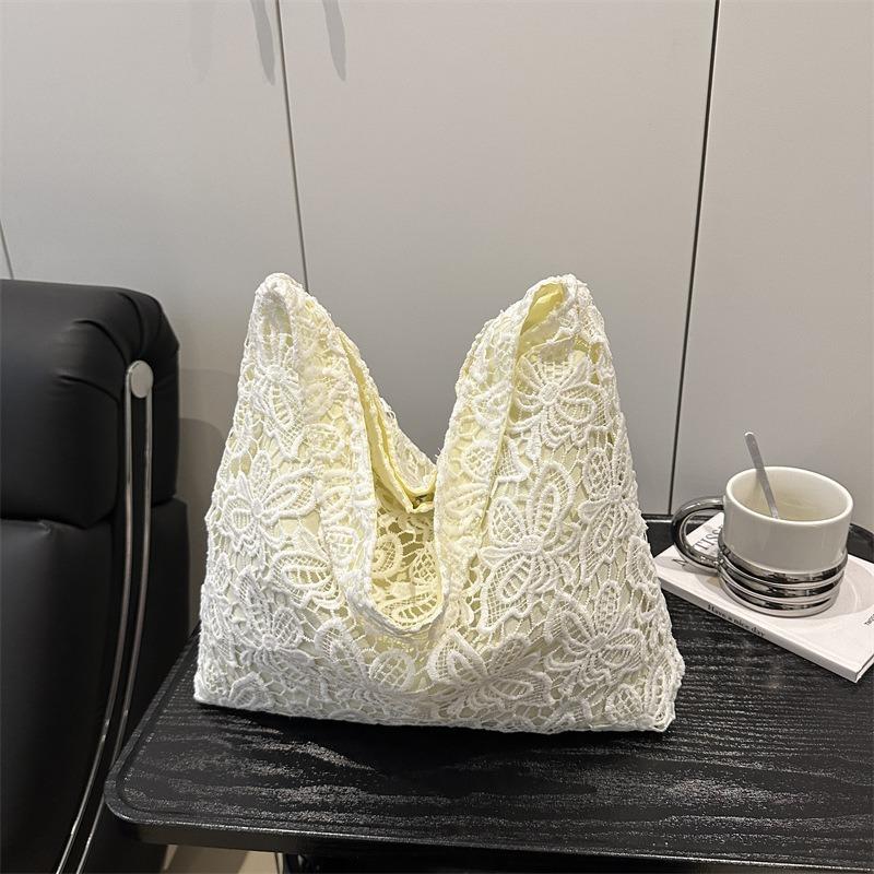 Lace large-capacity high-value shoulder bag summer new niche design versatile going out leisure bag
