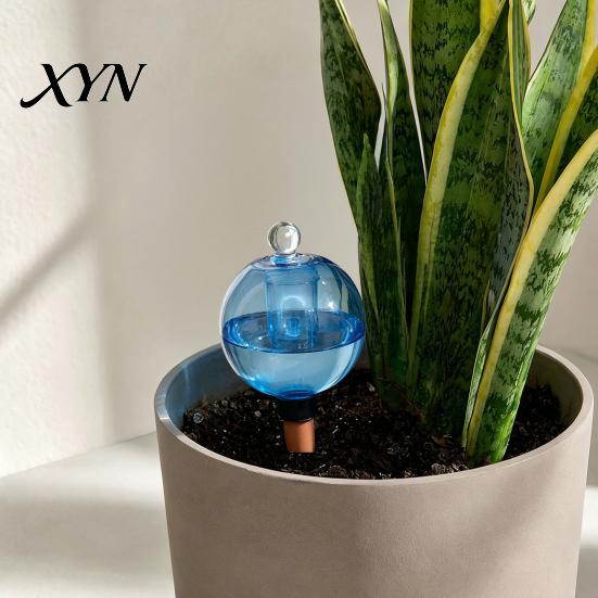 Hanging Basket Waterer Self Watering Bulb, 500ml Transparent Automatic Plant Irrigation Ball, Holiday Bulb with Lid for Indoor Houseplants Garden